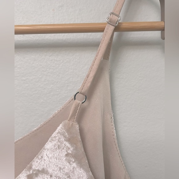 Madison & Berkeley sz M Velvet Champagne Layered Tank Top - Picture 6 of 6